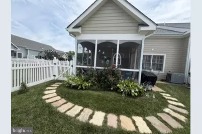 137 Thomas Jefferson Street, La Plata, MD 20646 - Photo 2