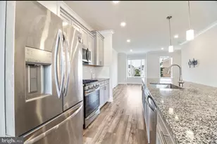 11687 Emily Dickinson Pl, White Plains, MD 20695 - Photo 8