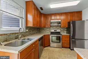332 Woodside Pl, Waldorf, MD 20601 - Photo 2