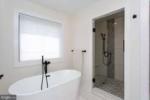 12126 Riverview Dr, Newburg, MD 20664 - Photo 32