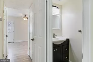 6206 Deerwood Ct, Waldorf, MD 20603 - Photo 10