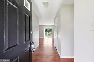 826 Holly Dr, La Plata, MD 20646 - Photo 4