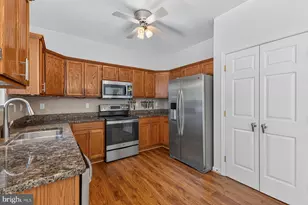 1054 Norfolk Dr, La Plata, MD 20646 - Photo 6