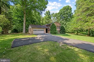 9242 Mimosa Dr, La Plata, MD 20646 - Photo 2