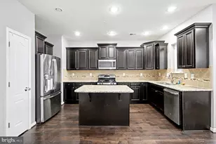 11472 Stockport Pl, White Plains, MD 20695 - Photo 4