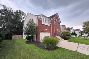 2039 Downshire Ct, Waldorf, MD 20603 - Photo 2