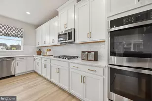 2608 Bergen Ct, Waldorf, MD 20603 - Photo 2