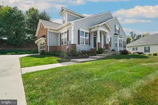 120 Hawthorne Greene Cir, La Plata, MD 20646 - Photo 2