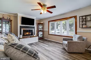 913 Barrington Dr, Waldorf, MD 20602 - Photo 4