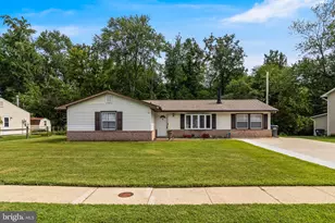913 Barrington Dr, Waldorf, MD 20602 - Photo 1