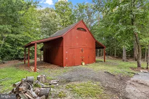 13565 Meadow Ct, Hughesville, MD 20637 - Photo 2