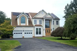 12936 Broadview Run Dr, Waldorf, MD 20602 - Photo 2