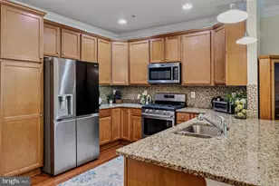 376 Buckeye Cir, La Plata, MD 20646 - Photo 2
