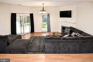 41 Kings Wharf Pl, Waldorf, MD 20602 - Photo 2