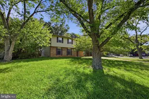 721 University Dr, Waldorf, MD 20602 - Photo 2