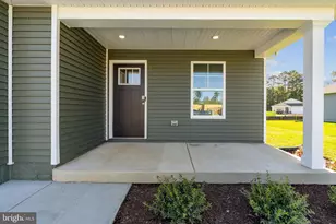 127 Hobbs St, Greensboro, MD 21639 - Photo 2