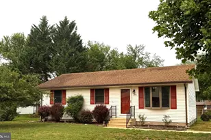 304 Academy Ave, Denton, MD 21629 - Photo 1