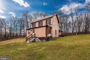 1402 Woodenbridge Ln, Mount Airy, MD 21771 - Photo 4