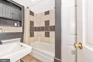 1402 Woodenbridge Ln, Mount Airy, MD 21771 - Photo 12