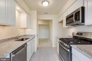 820 Wembley Dr, Hampstead, MD 21074 - Photo 8