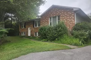 832 Chanter Dr, Westminster, MD 21157 - Photo 1