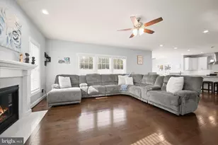 823 Nell Dr, Sykesville, MD 21784 - Photo 12