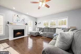 823 Nell Dr, Sykesville, MD 21784 - Photo 10