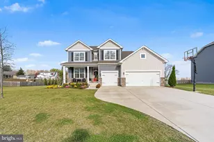 822 Redwood Dr, Westminster, MD 21157 - Photo 2