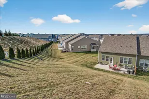 2896 Town View Cir, New Windsor, MD 21776 - Photo 8