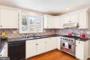 6041 Kennard Ct, Eldersburg, MD 21784 - Photo 6