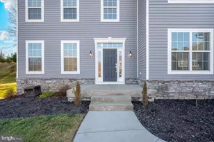 971 Erna Dr, Sykesville, MD 21784 - Photo 2