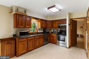 2380 Moreau Dr, Westminster, MD 21158 - Photo 10
