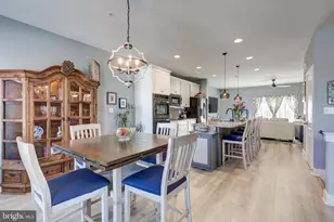 2723 Town View Cir, New Windsor, MD 21776 - Photo 10