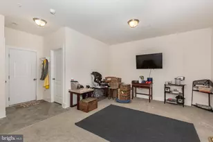 2723 Town View Cir, New Windsor, MD 21776 - Photo 36