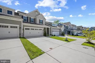 2812 Town View Cir, New Windsor, MD 21776 - Photo 44