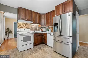 6203 W Hemlock Dr, Sykesville, MD 21784 - Photo 4