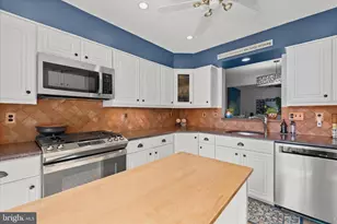 6242 Meadowcroft Rd, Eldersburg, MD 21784 - Photo 4