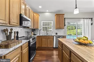 6409 Candlewicke Ct, Sykesville, MD 21784 - Photo 10