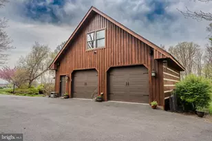 1720 Charles Ray Acres Dr, Sykesville, MD 21784 - Photo 4