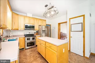 2402 Windisch Dr, Westminster, MD 21158 - Photo 12