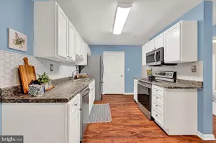 6518 Ridenour Way E, Sykesville, MD 21784 - Photo 4