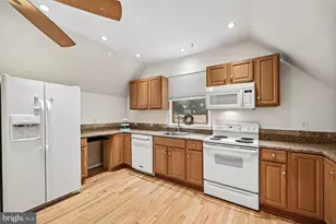 2404 Braddock Rd, Mount Airy, MD 21771 - Photo 44