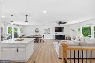 6410 Candlewicke Ct, Sykesville, MD 21784 - Photo 4