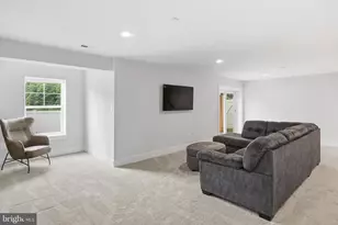 2718 Town View Cir, New Windsor, MD 21776 - Photo 44