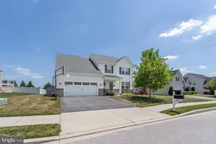 810 Amherst Ln, Westminster, MD 21158 - Photo 4