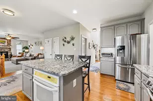 1004 Crimson Cloud Ct, Mount Airy, MD 21771 - Photo 8