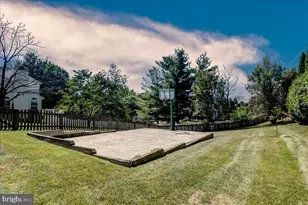 5764 Oyster Bay Dr, Eldersburg, MD 21784 - Photo 4