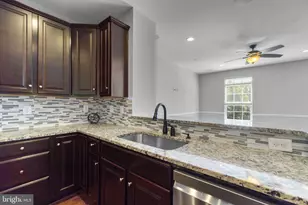 938 Magnolia Blossom Ct, Sykesville, MD 21784 - Photo 8