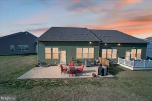 2896 Town View Cir, New Windsor, MD 21776 - Photo 10