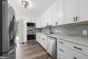 223 Stacey Lee Dr, Westminster, MD 21158 - Photo 2